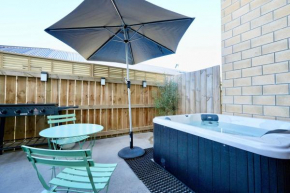 Modern Oasis with Spa, close to shopping centres!